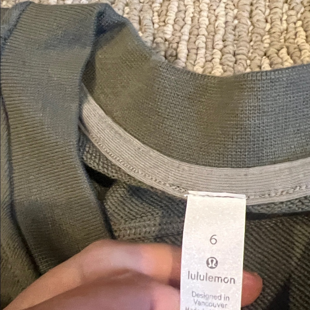🍋🍋 Lululemon Perfectly Oversized Crew sweatshirt  Size 6 NWT - Picture 3 of 6